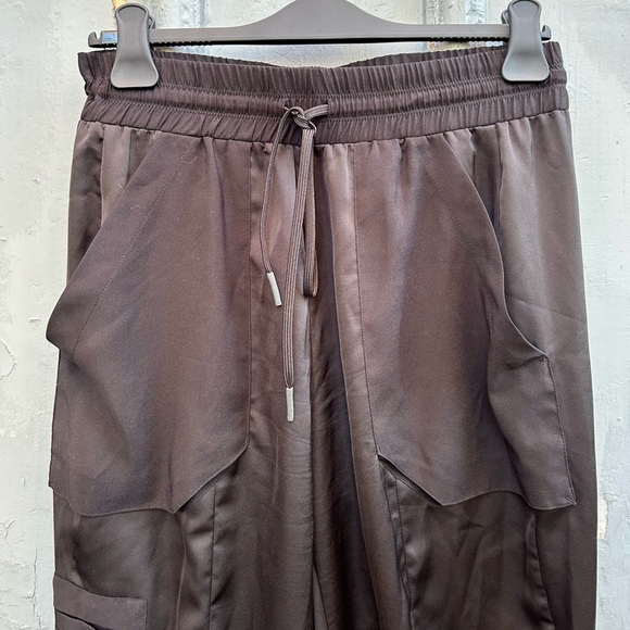 High Everyday Couture black Cargo Pants, size 10 - Picture 6 of 11